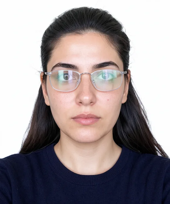 Incorrect ID photo example with glasses showing lens glare