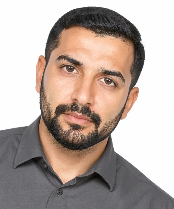 BAE / Dubai Vizesi Fotoğrafı — Yanlış vesikalık örneği: baş yana eğik