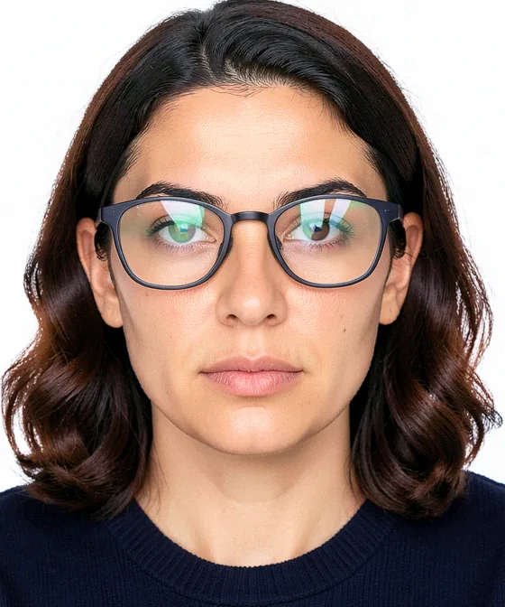 Biyometrik Fotoğraf Rehberi — Yanlış vesikalık örneği: gözlük camlarında parlama