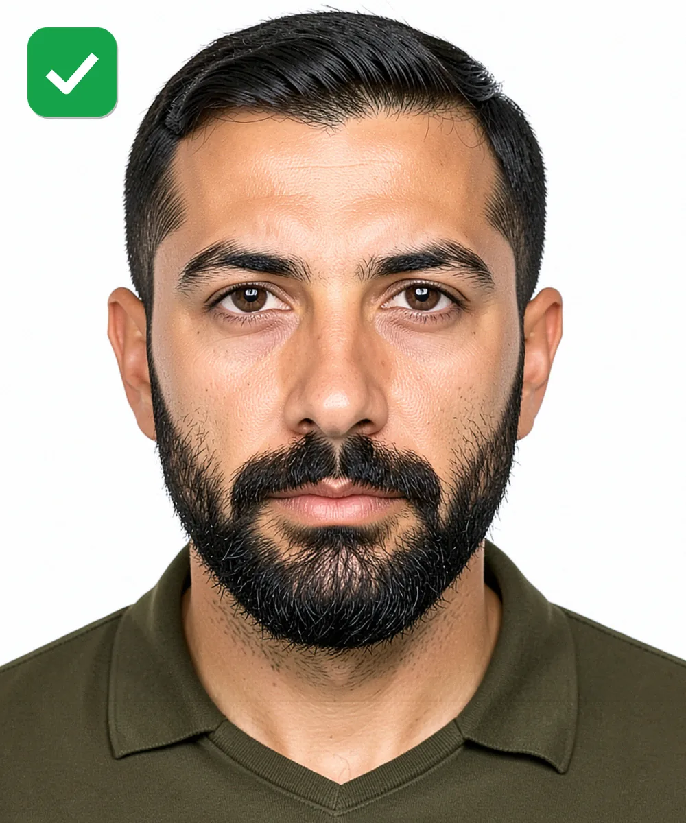 Sancaktepe'de Vesikalık Fotoğraf — Doğru vesikalık örneği: nötr ifade, dik baş, düz beyaz fon
