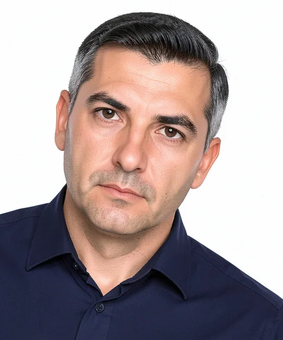 Fotoğrafı Vesikalık Ölçüsüne Kırpma — Yanlış vesikalık örneği: baş yana eğik