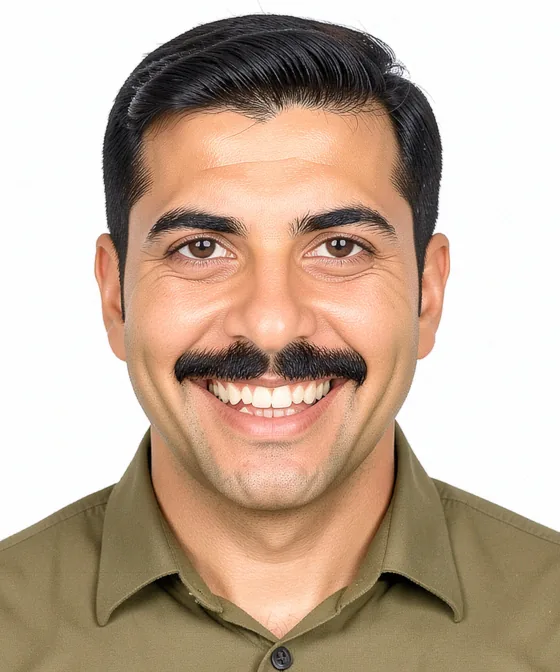 40×40 mm Kare Vesikalık — Yanlış vesikalık örneği: gülümseme