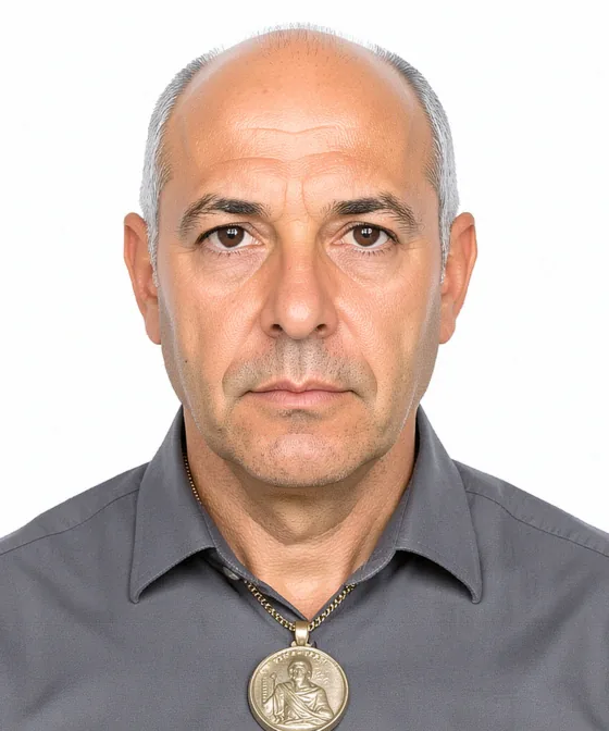 50×60mm Vesikalık — Yanlış vesikalık örneği: iri kolye ucu