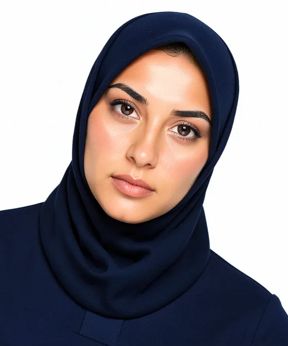 صورة تأشيرة السياحة السعودية — مثال خاطئ لصورة هوية: الرأس مائل إلى أحد الجانبين